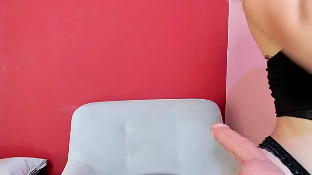 Kate bunny  online show from 11-13-25, 12:37