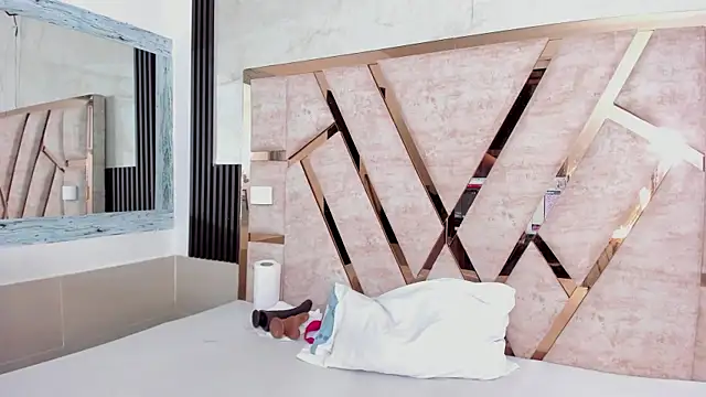 molly sweetee online show from 09-21-25, 02:02