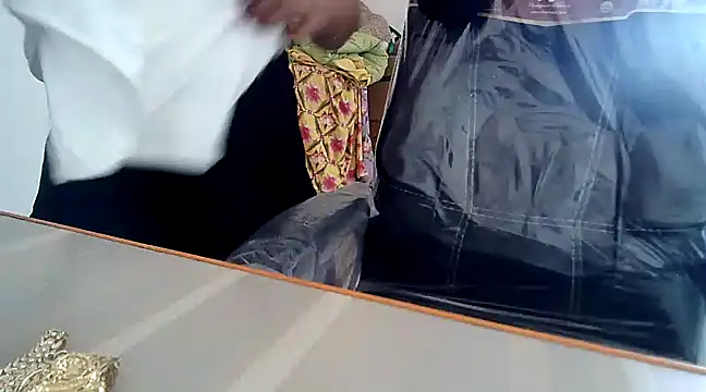 Snapshot of hot_pavitra chatting on 12-09-24, 07:17 hot pavitra online show from 12-09-24, 07:17