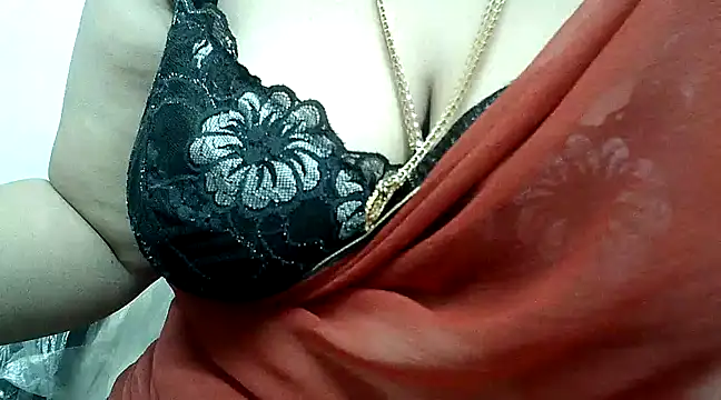 Snapshot of hot_pavitra chatting on 12-22-24, 11:41 hot pavitra online show from 12-22-24, 11:41