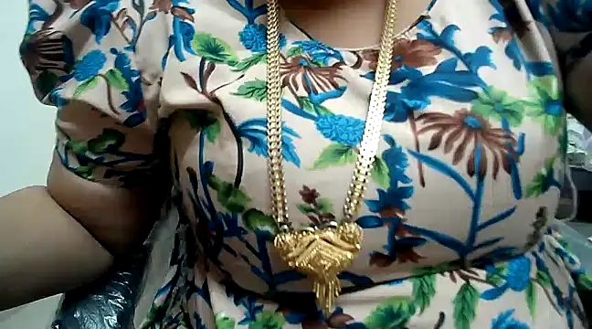 Snapshot of hot_pavitra chatting on 02-08-25, 06:55 hot pavitra online show from 02-08-25, 06:55