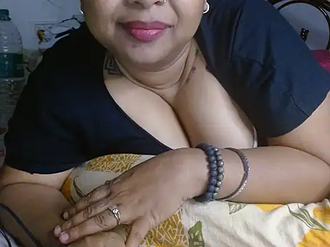 Snapshot of TASHa009 chatting on 03-05-25, 04:24 TASHa009 online show from 03-05-25, 04:24