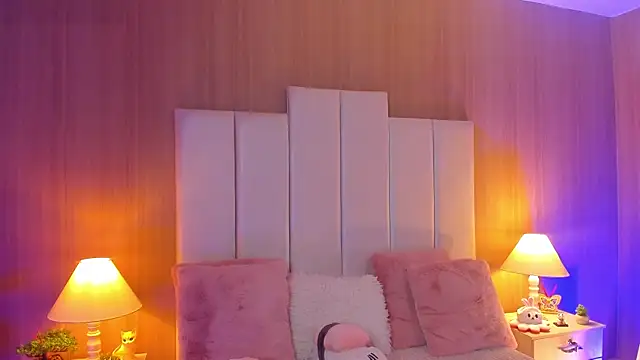 CaseyPiierce online show from 11-06-25, 07:59