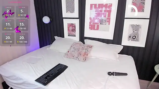 Paiige peach online show from 10-20-25, 07:47