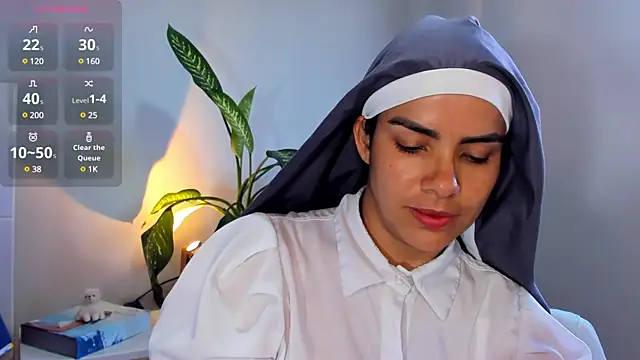 ClaraMariaMon online show from 12-18-24, 07:19