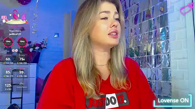 Snapshot of SuchCute chatting on 09-19-25, 02:35 SuchCute online show from 09-19-25, 02:35