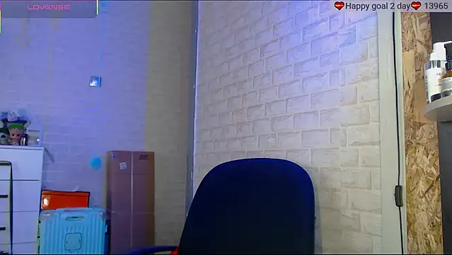 Snapshot of SuchCute chatting on 10-15-25, 02:22 SuchCute online show from 10-15-25, 02:22