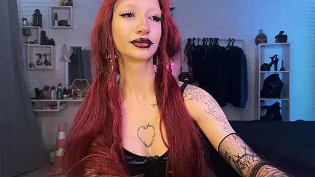 Snapshot of Marcellean chatting on 11-12-25, 11:36 Marcellean online show from 11-12-25, 11:36