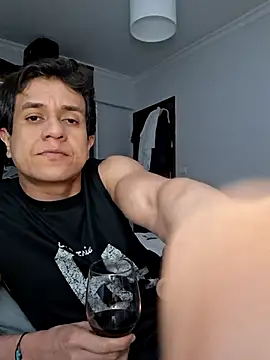 Snapshot of Tulio_maravilha12 chatting on 02-24-26, 08:18 Tulio maravilha12 online show from 02-24-26, 08:18