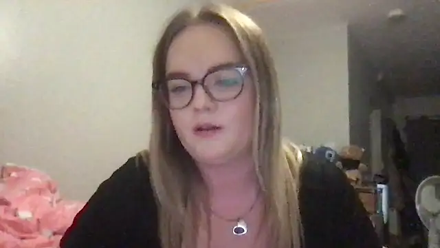 honeyyy24 online show from 10-09-25, 09:57