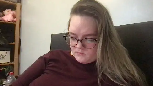 Snapshot of honeyyy24 chatting on 11-09-25, 03:54 honeyyy24 online show from 11-09-25, 03:54