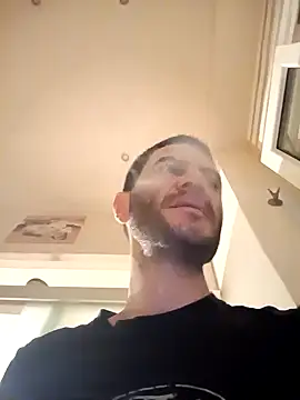 Snapshot of Gigolo4040 chatting on 01-09-25, 05:44 Gigolo4040 online show from 01-09-25, 05:44