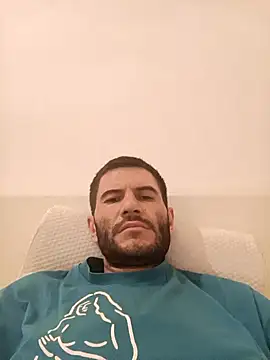 Snapshot of Gigolo4040 chatting on 01-14-25, 08:37 Gigolo4040 online show from 01-14-25, 08:37