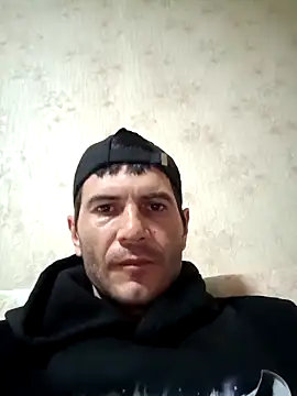 Snapshot of Gigolo4040 chatting on 02-28-25, 05:15 Gigolo4040 online show from 02-28-25, 05:15