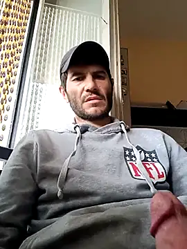 Snapshot of Gigolo4040 chatting on 03-13-25, 11:30 Gigolo4040 online show from 03-13-25, 11:30