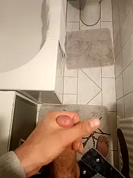 Snapshot of Gigolo4040 chatting on 03-21-25, 11:45 Gigolo4040 online show from 03-21-25, 11:45