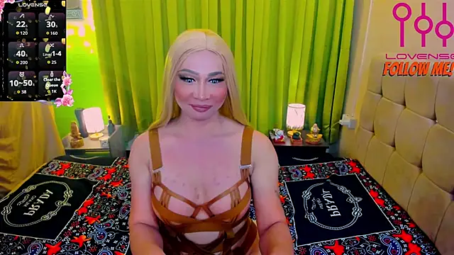 Snapshot of Absolute_Selfsucker_Lily chatting on 10-10-25, 09:41 Absolute Selfsucker Lily online show from 10-10-25, 09:41