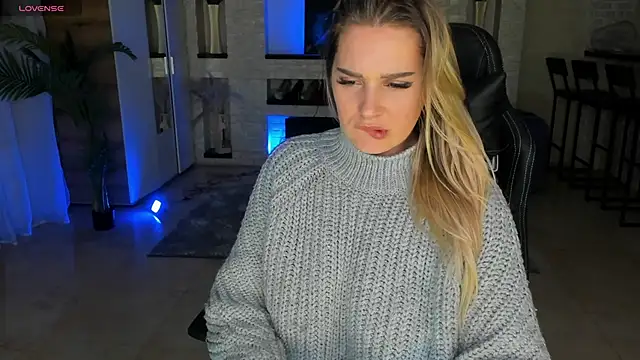 KittiLiza online show from 02-28-25, 01:58