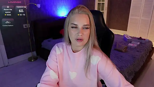 Snapshot of KittiLiza chatting on 10-24-25, 09:22 KittiLiza online show from 10-24-25, 09:22