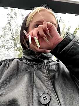 Snapshot of Milkyy_wway chatting on 10-13-25, 08:25 Milkyy wway online show from 10-13-25, 08:25