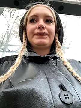 Snapshot of Milkyy_wway chatting on 10-23-25, 06:13 Milkyy wway online show from 10-23-25, 06:13