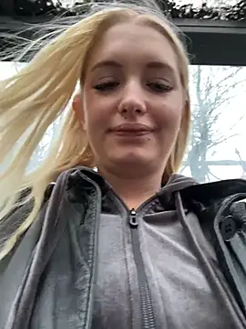 Snapshot of Milkyy_wway chatting on 11-05-25, 06:24 Milkyy wway online show from 11-05-25, 06:24