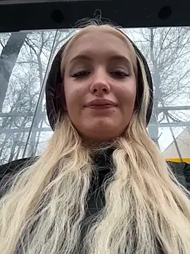 Snapshot of Milkyy_wway chatting on 11-10-25, 06:34 Milkyy wway online show from 11-10-25, 06:34