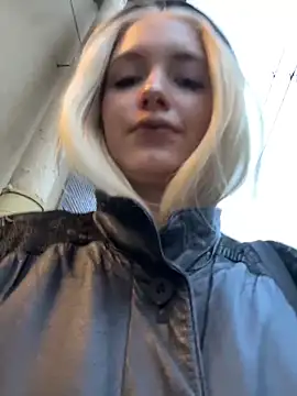 Snapshot of Milkyy_wway chatting on 11-13-25, 07:18 Milkyy wway online show from 11-13-25, 07:18