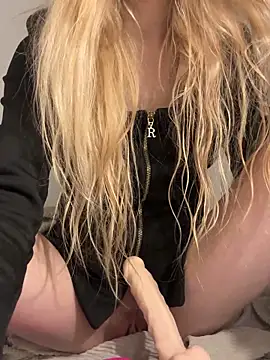 Lolitaxlola online show from 10-31-25, 02:40