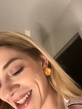 Lolitaxlola online show from 02-17-26, 01:57