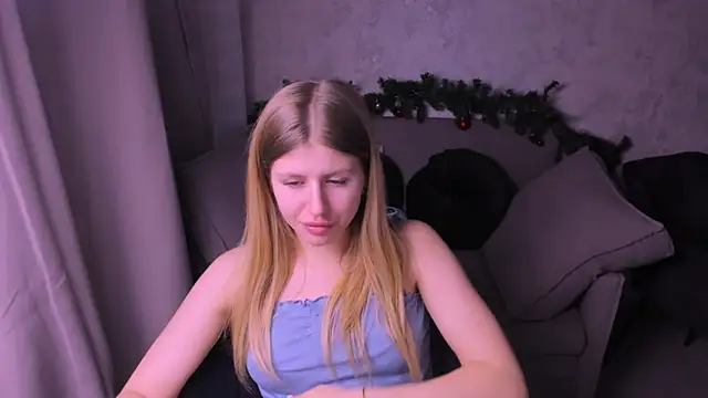 Snapshot of kirraa_ chatting on 12-29-24, 10:14 kirraa online show from 12-29-24, 10:14