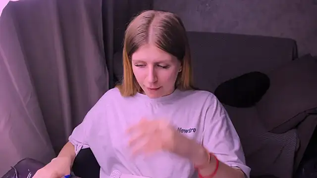 Snapshot of kirraa_ chatting on 02-02-25, 12:40 kirraa online show from 02-02-25, 12:40