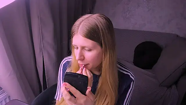 Snapshot of kirraa_ chatting on 03-09-25, 06:54 kirraa online show from 03-09-25, 06:54