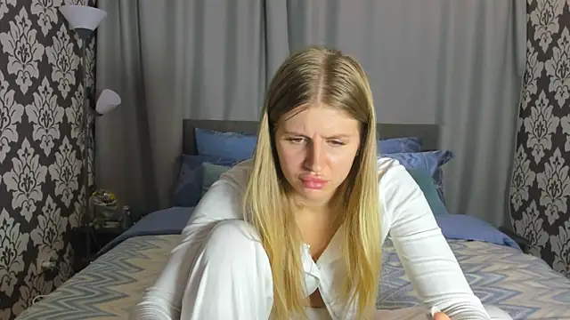 Snapshot of kirraa_ chatting on 09-21-25, 05:36 kirraa online show from 09-21-25, 05:36