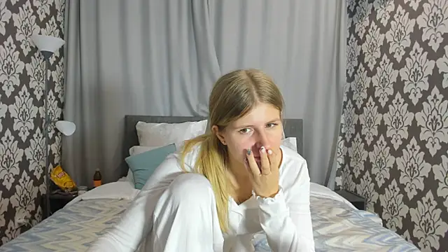 Snapshot of kirraa_ chatting on 09-29-25, 01:38 kirraa online show from 09-29-25, 01:38