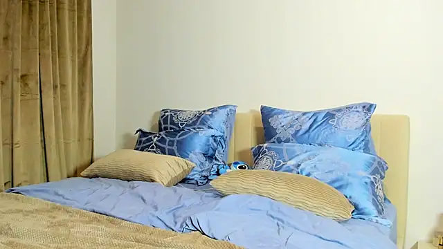 Snapshot of kirraa_ chatting on 10-28-25, 06:54 kirraa online show from 10-28-25, 06:54