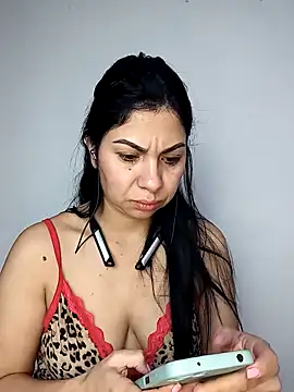 saralunabella online show from 12-26-24, 02:01