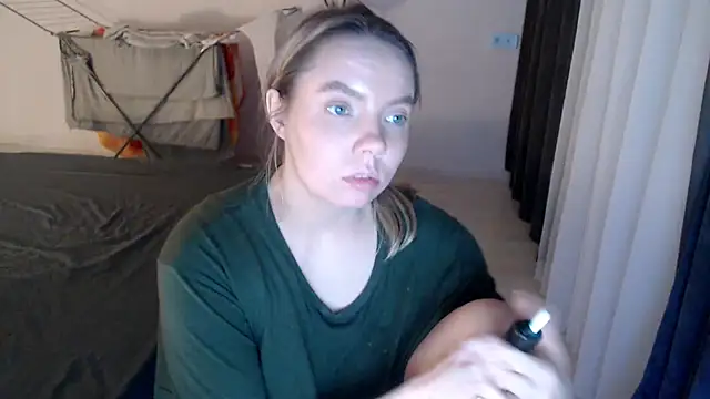 Snapshot of PolinaXXXJones chatting on 02-04-25, 09:31 PolinaXXXJones online show from 02-04-25, 09:31