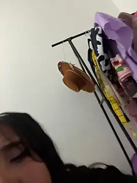 melyescobar online show from 12-30-24, 01:47