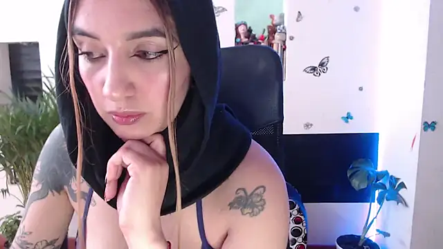 Lia-mitch online show from 11-04-25, 06:40