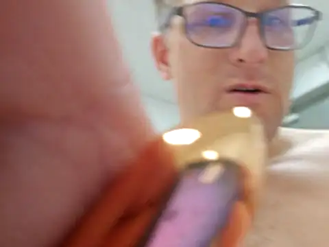 Snapshot of mneuert@xh chatting on 02-25-26, 06:50 mneuertxh online show from 02-25-26, 06:50