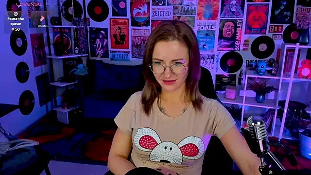 Snapshot of LadyIzabel chatting on 03-03-25, 08:38 LadyIzabel online show from 03-03-25, 08:38