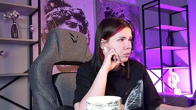 AliceSunday online show from 01-09-26, 05:21