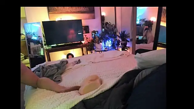 NinasNylonz online show from 02-19-25, 12:55