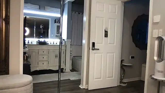 curvyfunlover online show from 10-15-25, 11:27