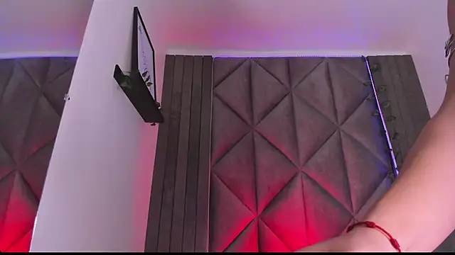 BriaConner  online show from 11-22-25, 02:43