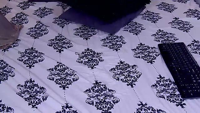 MinnieDrew online show from 12-29-24, 08:04