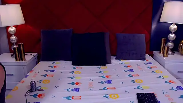 MinnieDrew online show from 01-07-25, 08:21