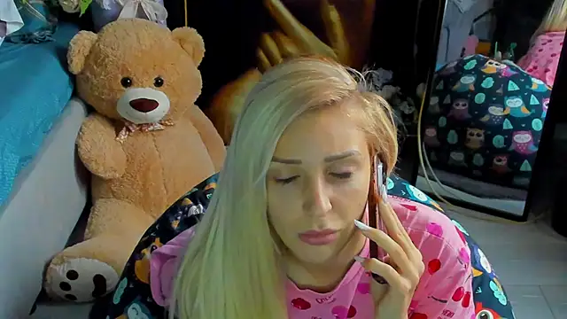 glossy blondegirl online show from 11-14-25, 01:54