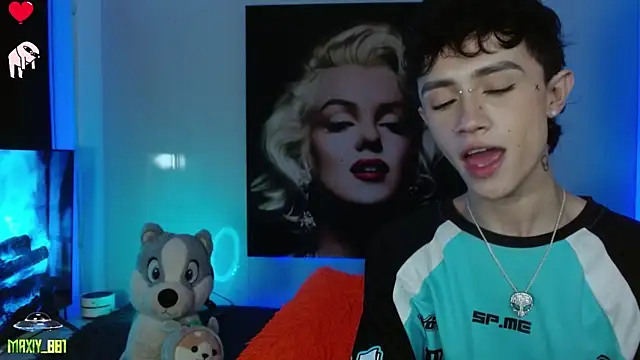 maxiy 001 online show from 01-10-25, 04:33